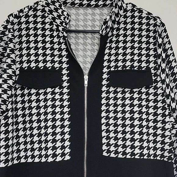 Elegant Houndstooth Trench Coat - Picture 2 of 6